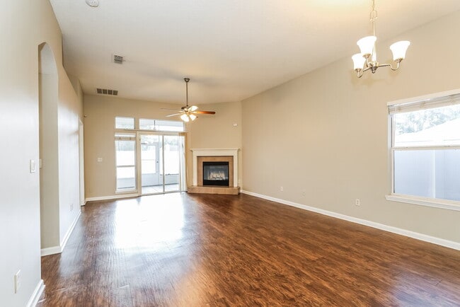 4508 Campus Hills Cir