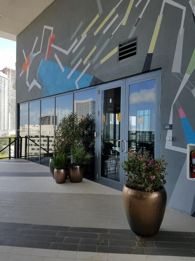 Building Photo - 121 NE 34th St Unit 1410