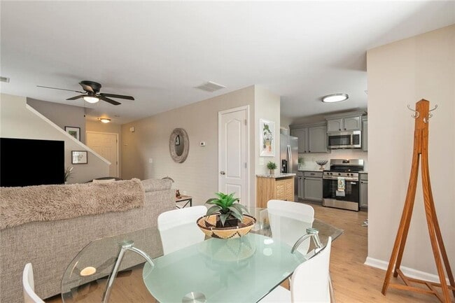 Photo - 226 Fox Creek Blvd