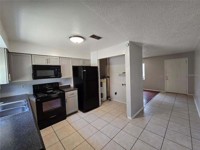 Photo - 5667 Struthers Ct