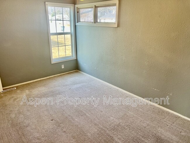 Photo - 1103 Hillary Ave