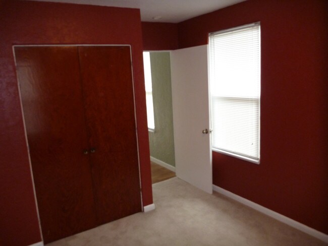 Bedroom - 1 - 8208 N Edison St