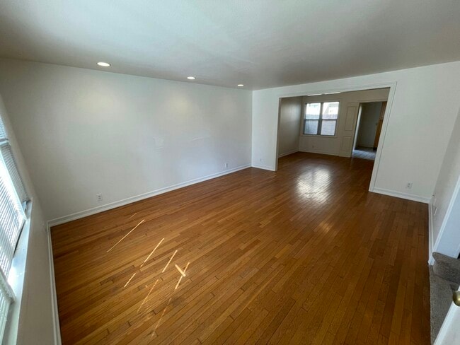 Photo - 454 Olive St