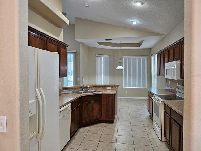 Photo - 21 Raintree Cir