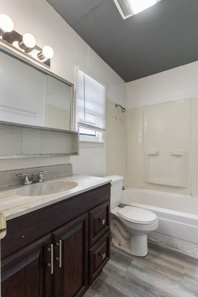 Photo - Charming 2 Bed, 1 Bath Home on Quiet Stree...