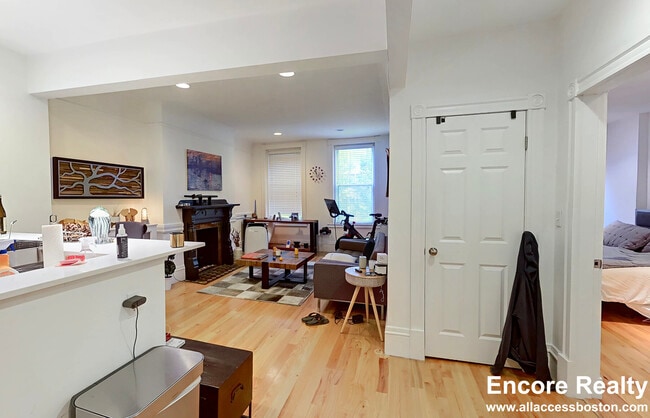 Photo - 131 Saint Botolph St