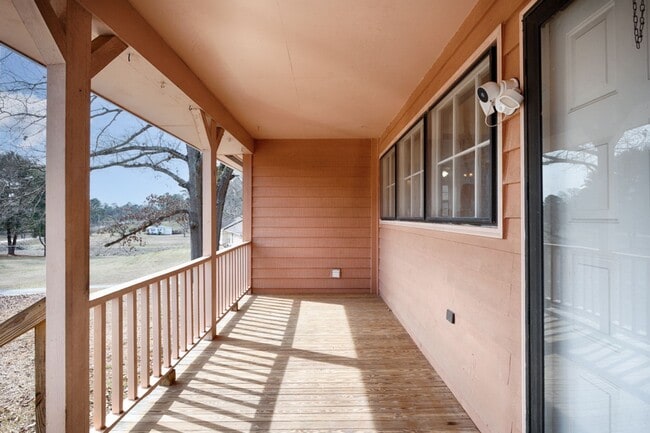 Photo - Spacious & Charming in Scottsboro!