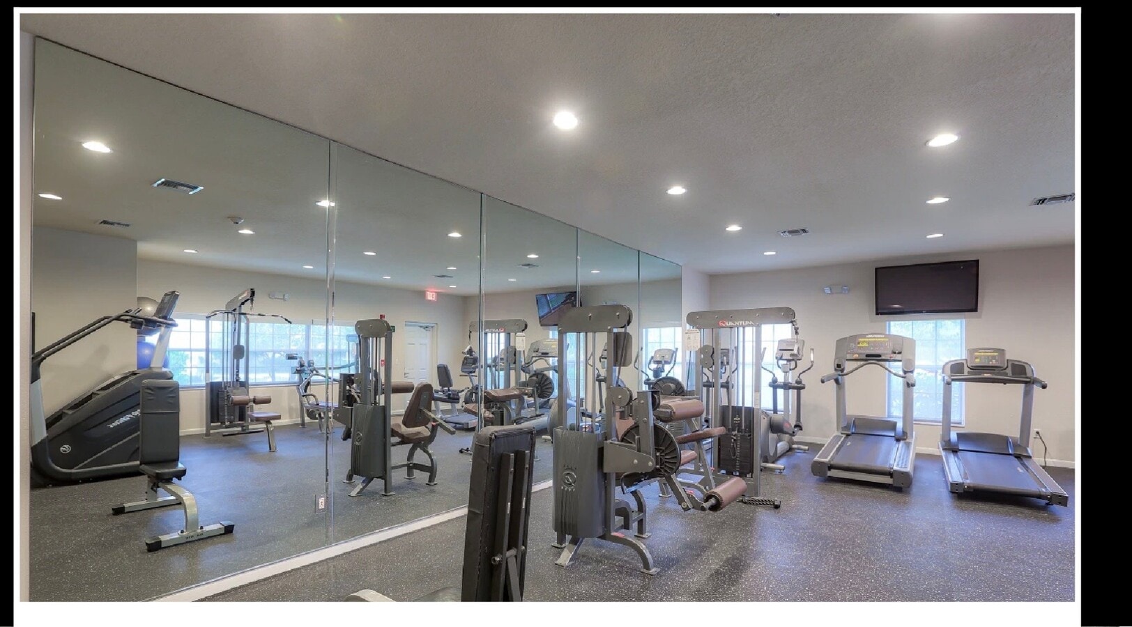 Photo - 18140 Dovewood Ct Unit 202