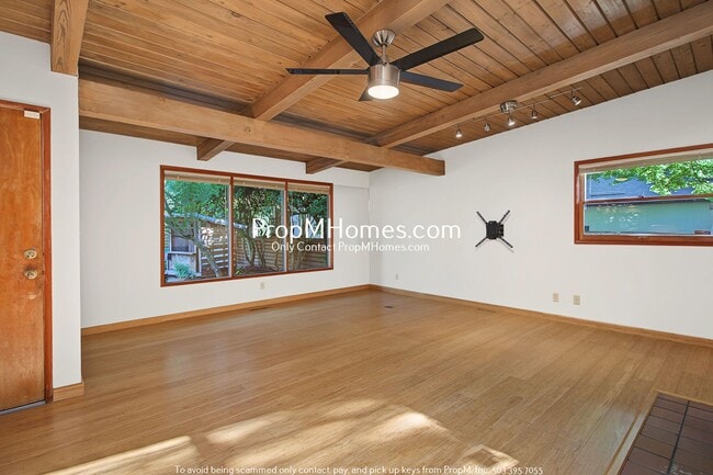 Photo - 2 Bedroom Mid Century Modern Home with Total Privacy!