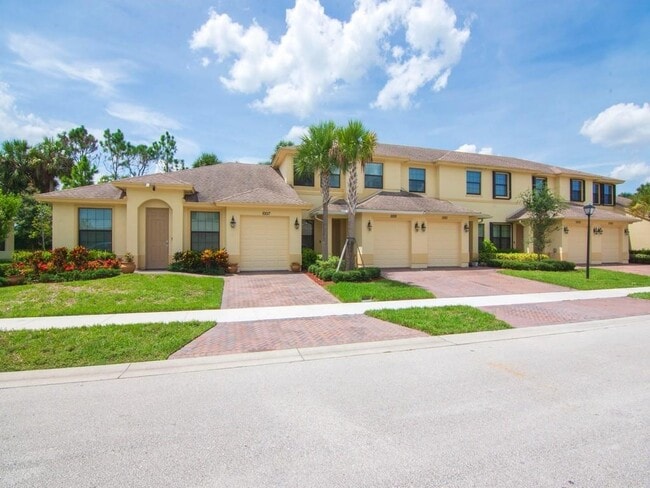 Photo - 10019 W Villa Cir Townhome