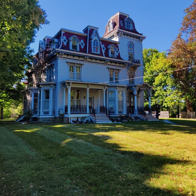 Photo - 1091 Pine St Unit #3