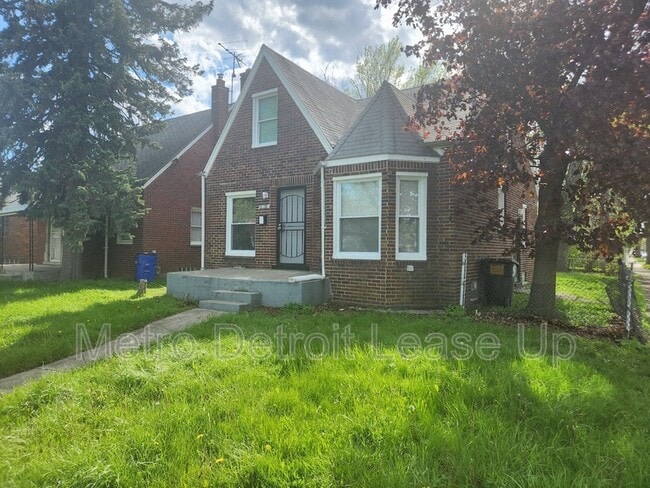 Photo - 19419 Westphalia St