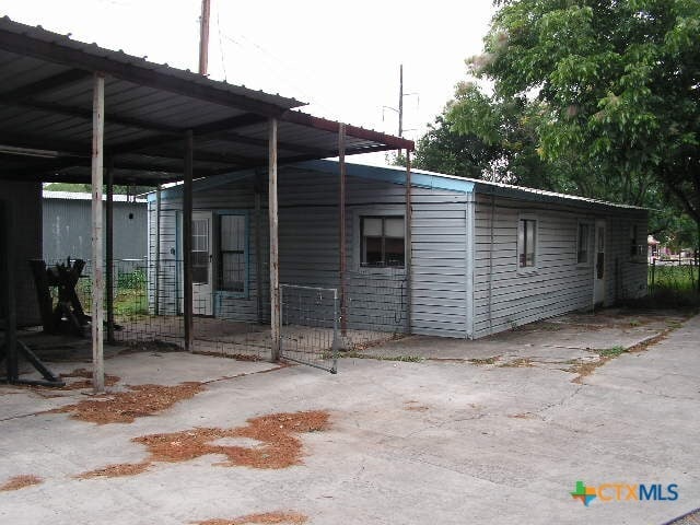 Building Photo - 1910 FM2673