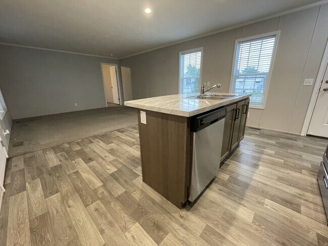 Photo - 38053 Orleans St