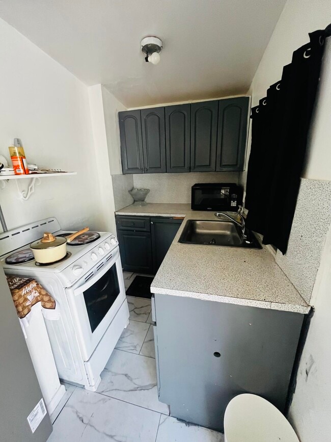 Photo - 19530 NW 11th Ave