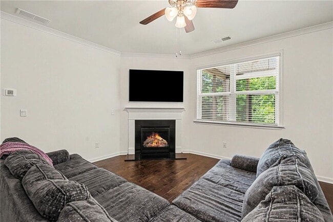 Photo - 639 Blue Juniper Cir