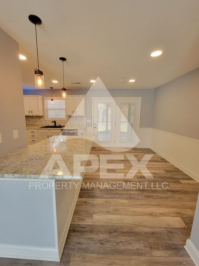 Photo - West Knoxville – Beautifully upgraded - 3 Bd/2.5 Single Family Home in Hampton Court Subdivision!!