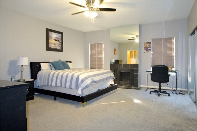 Photo - 3042 Holly Hall St