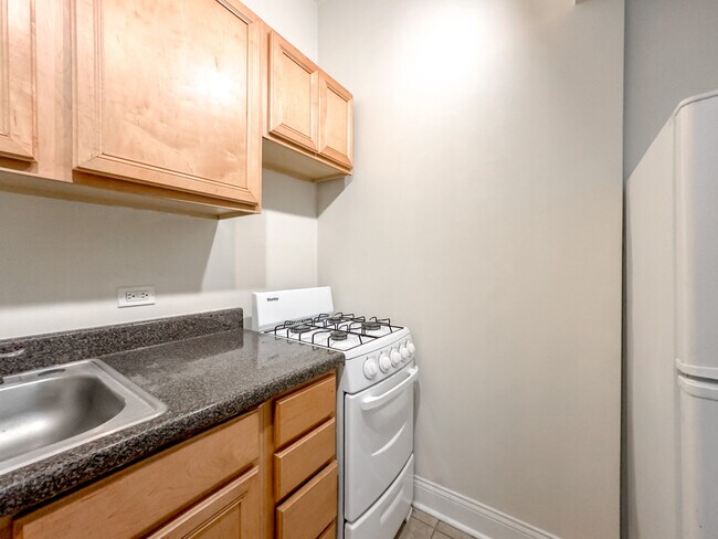 Photo - 4752 N Paulina St Unit 201