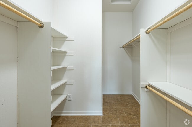 2 BR, 2BA - 1,359SF