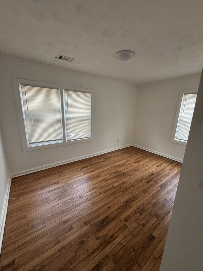 Photo - 2300 Carey Dr SE