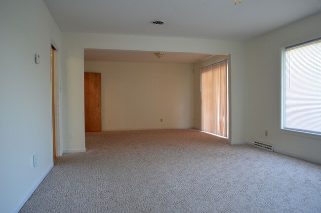 8074 Rolling Hills Dr