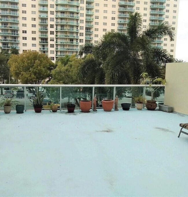 Photo - 19380 Collins Ave Unit 211