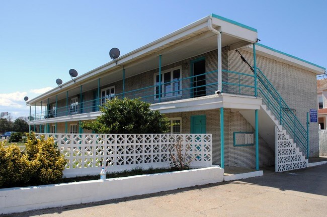 Photo - Harbormar Apartments