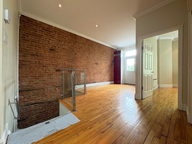 Photo - 756 Av Atwater