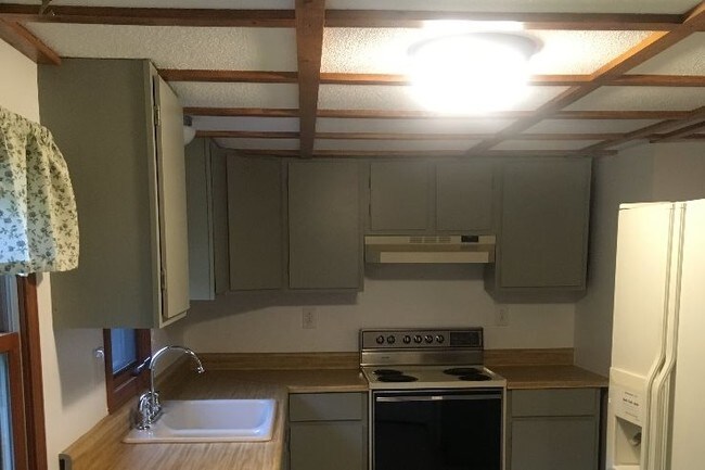 Kitchen - 56 London Rd Unit Sunny Westmoreland Oasis