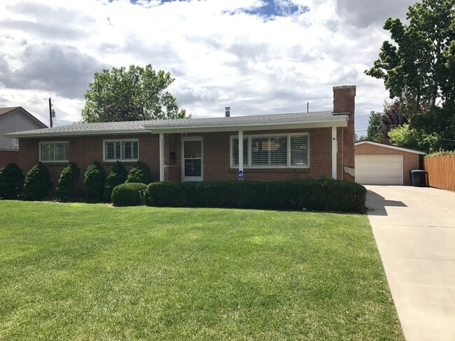 Photo - Beautiful Holladay Home