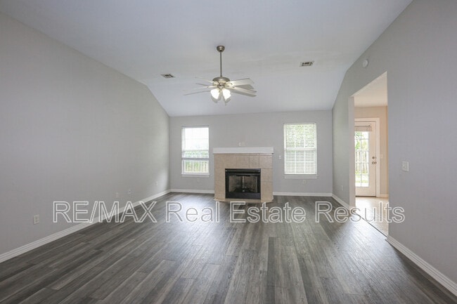 Photo - 3711 SW Hansom Loop