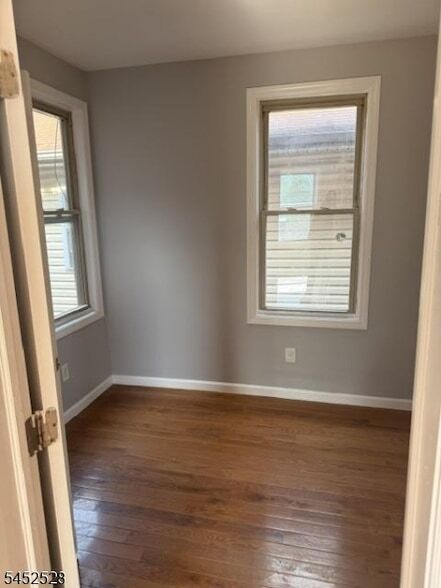 Photo - 142 Abinger Pl