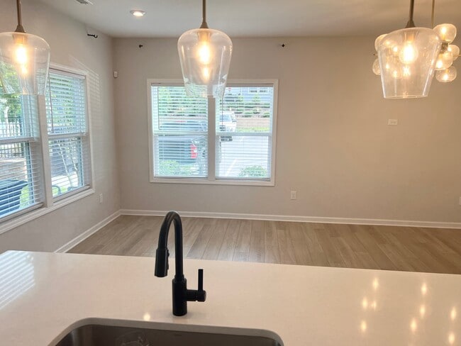 817 Oak Center Dr