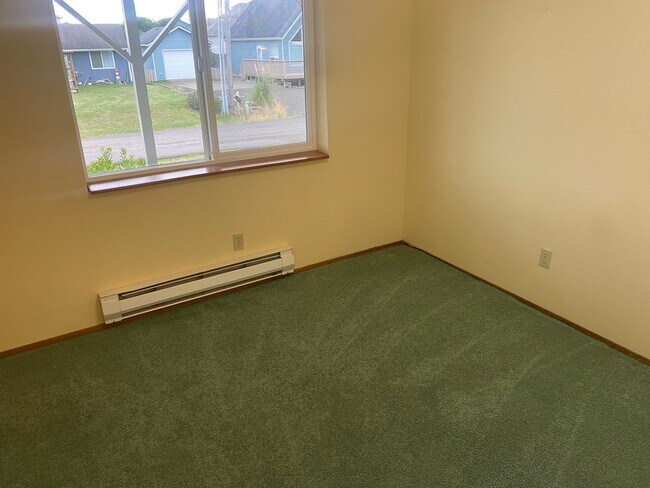 Photo - 934 Starfish Ct SW