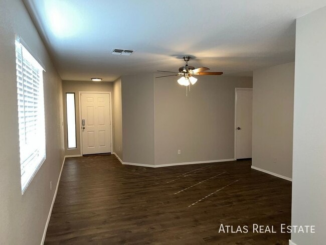 Photo - 841 E Lamonte St