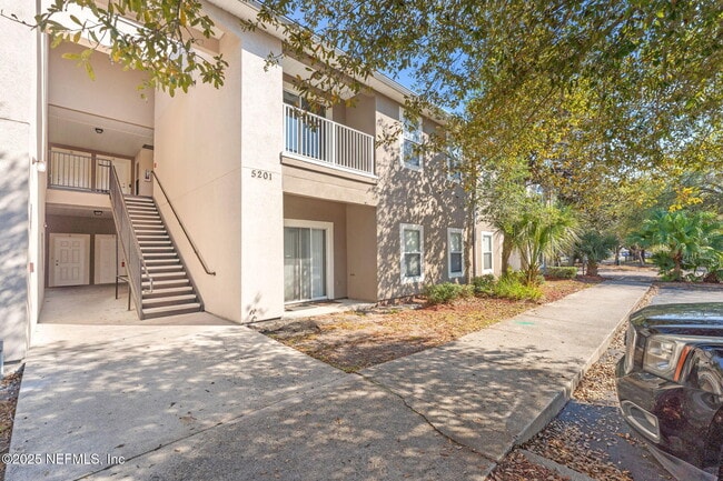 Building Photo - 5201 Playpen Dr Unit 8-11