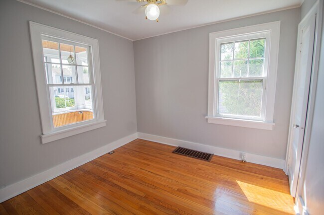 Photo - 2 BR 1 BA North Colonie Schools