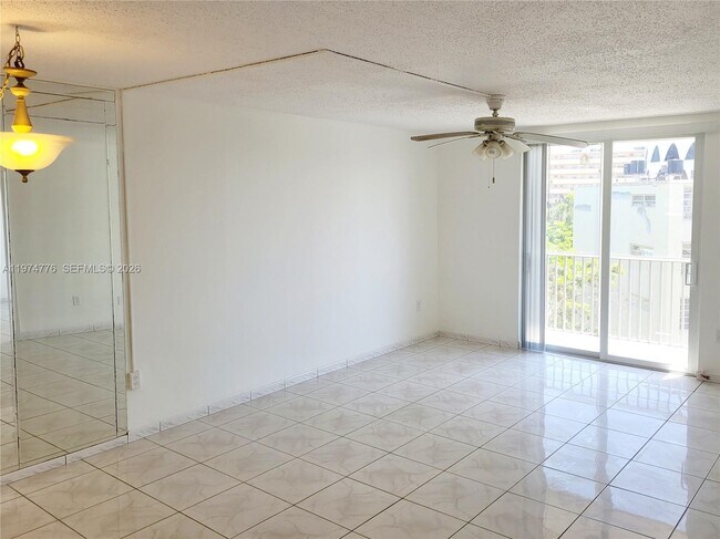 Photo - 1700 NE 191st St Unit 402