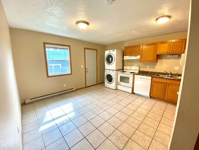 Photo - 3 Bedroom Duplex in North Fargo!
