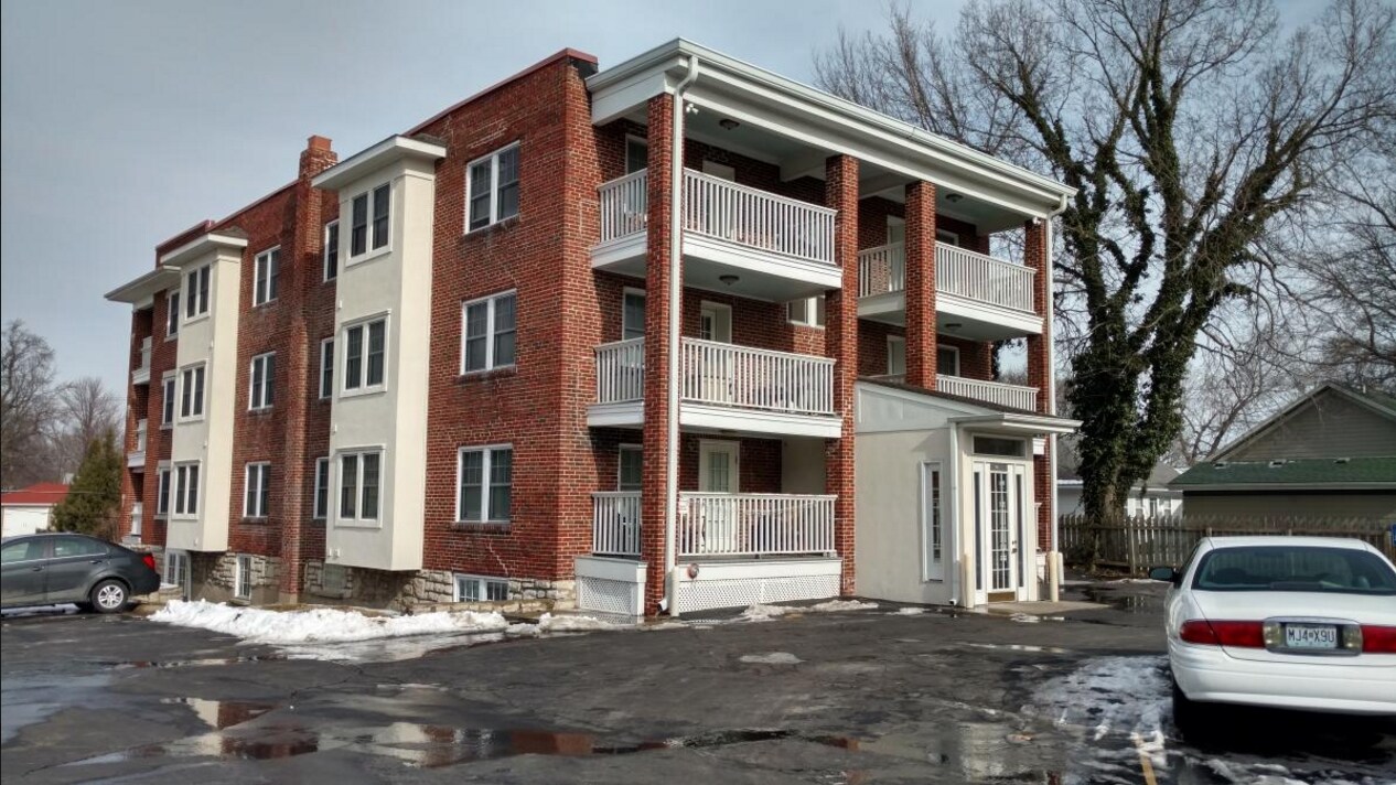 Photo - 709 W Truman Rd