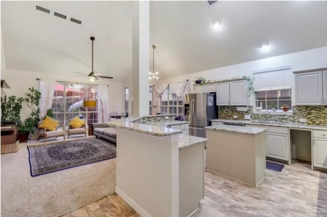 Photo - 8925 Lakewood Dr