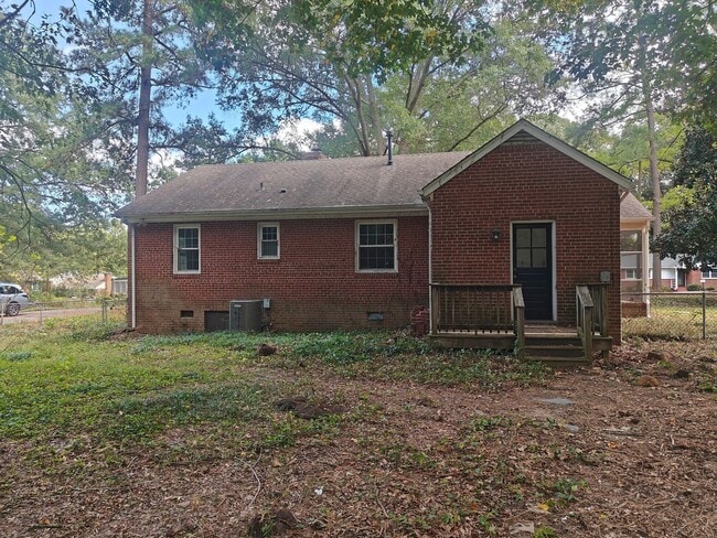 Photo - 3 bedroom home with fenced rear yard