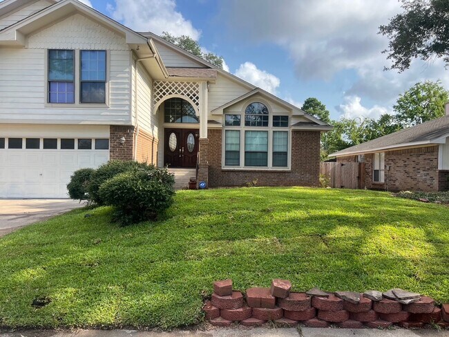 Photo - 16818 Rockbend