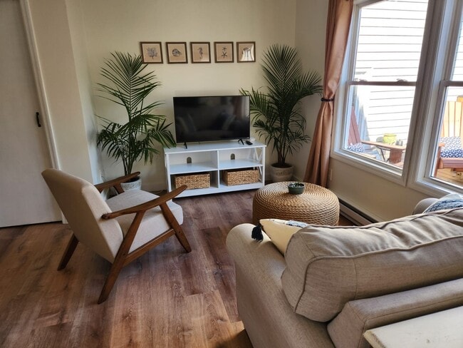 Photo - 815 E Curtis Ave Unidad APARTMENT B