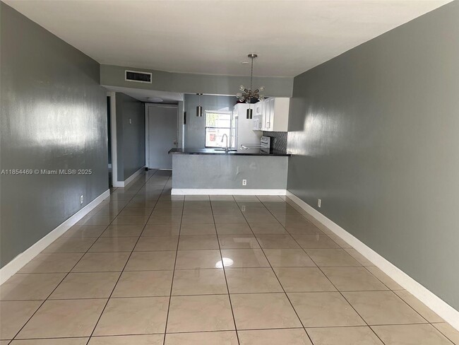 Photo - 11390 Taft St Unit 11390