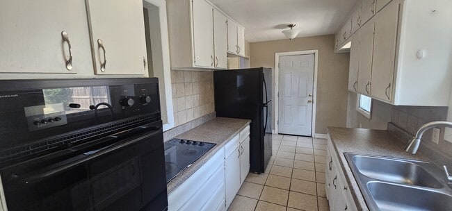 Photo - 716 Drury Ln