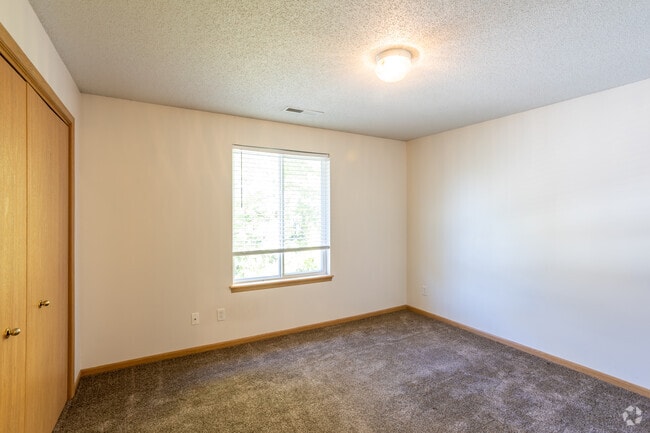 2BR, 1BA - 920SF 3rd Floor Second Bedroom