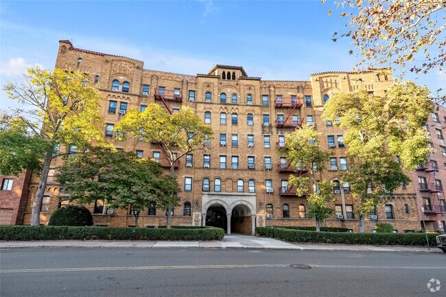 Building Photo - 83-44 Lefferts Blvd Unit 2D Rental