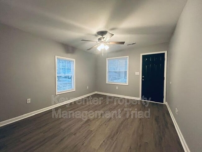 Photo - 1405 Leonard Ave